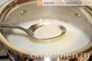 Semolina porridge with milk