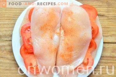 Petto di pollo al forno con pomodori in kefir