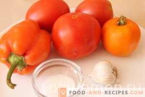 Pomodori con peperoni e aglio per l'inverno