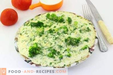 Omelette con broccoli in una padella