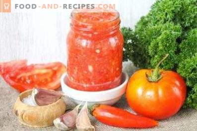 Adjika met tomaten en knoflook