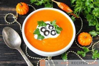 Pumpkin puree soup in a slow cooker