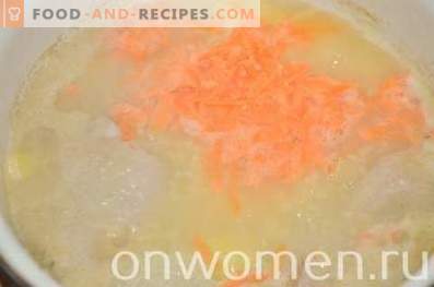 Zuppa con miglio e uova nel brodo di pollo