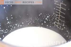 Semolina porridge with milk in a slow cooker