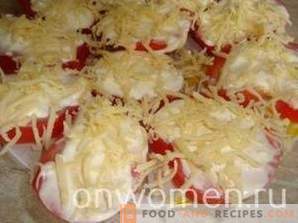Pomodori con formaggio, aglio e maionese