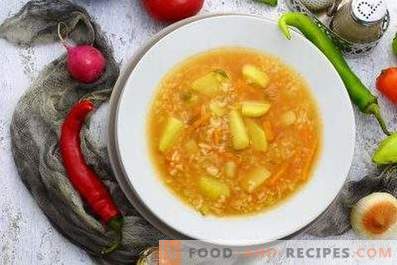 Sopa de arroz con tomate