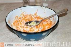 Insalata di cavolo e carota con aglio, condita con aceto